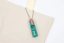 森永ラムネ　ミニボトルキーホルダー