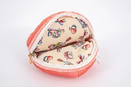 ダロワイヨ　マカロンポーチ&マカロン付きリボンチャーム