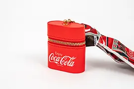 Coca-Cola　スカーフ付きチャームポーチ