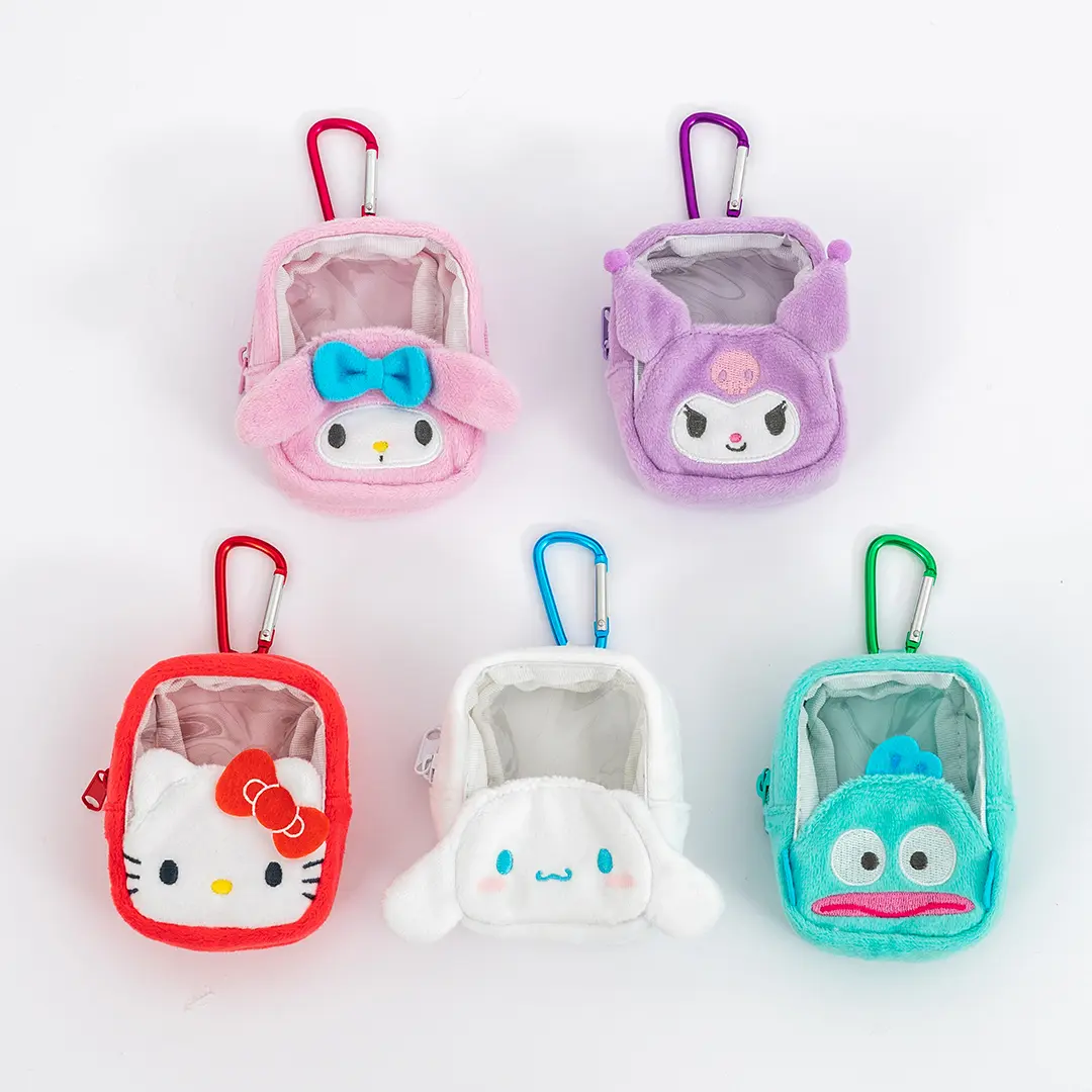 サンリオキャラクターズ　窓付きポーチ