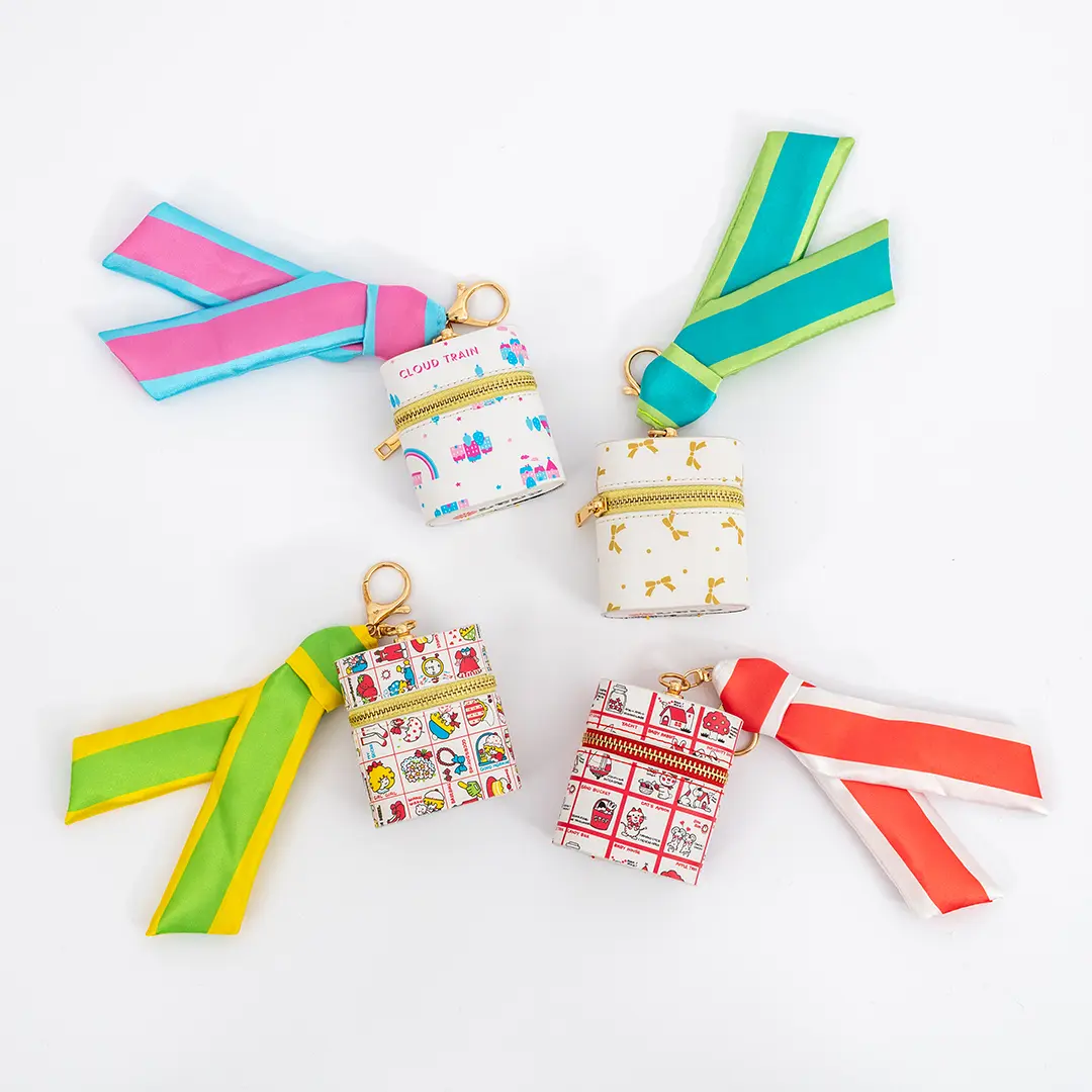 シモジマスカーフ付きチャームポーチ